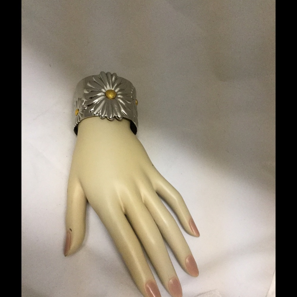 Cuff bracelet - Picture 4 of 5